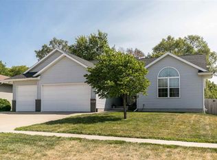 2813 Navajo Ave SW, Cedar Rapids, IA 52404