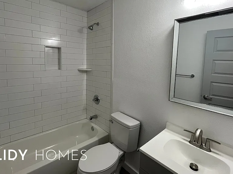 2813 SW 62nd St — Photo 14