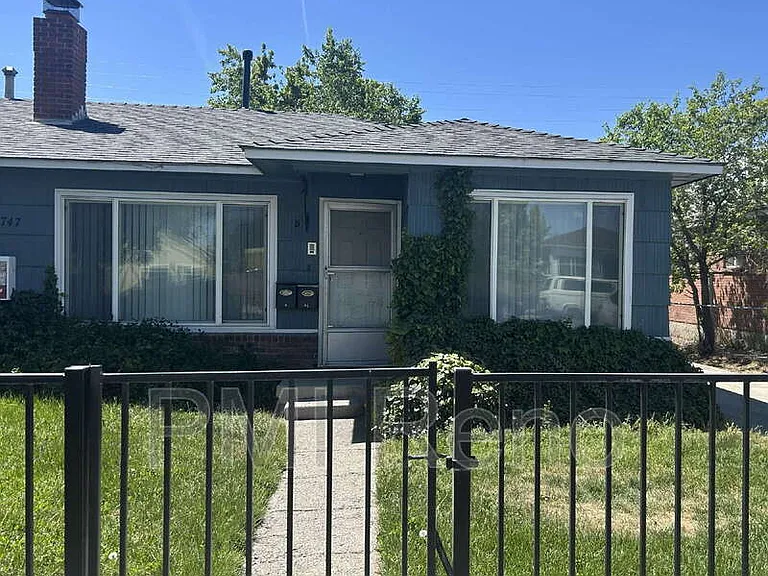 1747 C St #B — Photo 1