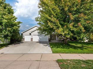 12290 Walnut Dr, Rogers, MN 55374