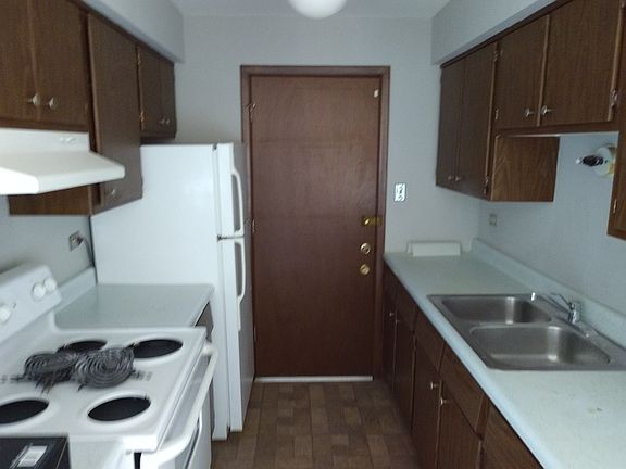 2nd image of 7100 176th St #203B