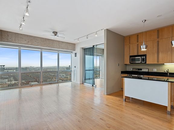 2nd image of 1845 S Michigan Ave Unit 2003