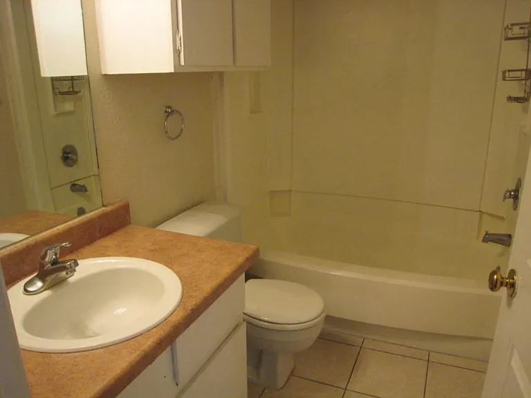 2401 Leon St #210 — Photo 11