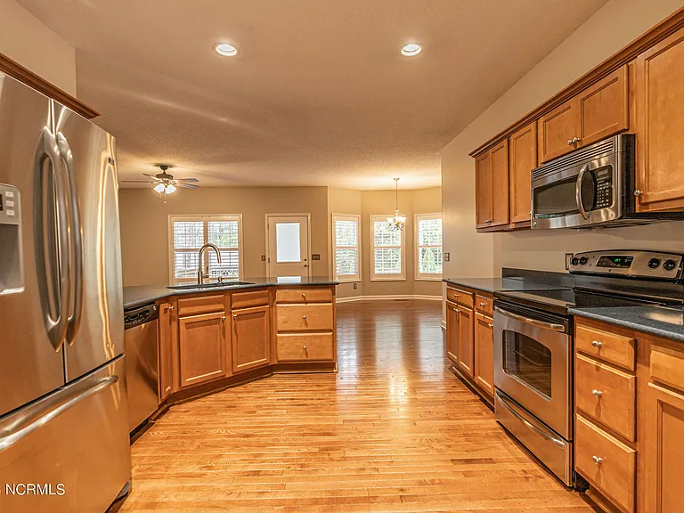 465 Crestview Rd — Photo 27