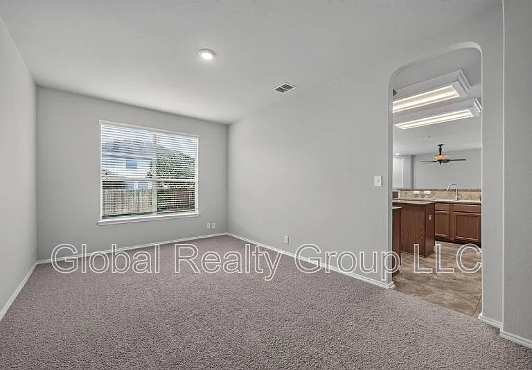 228 Crimson Tree — Photo 10
