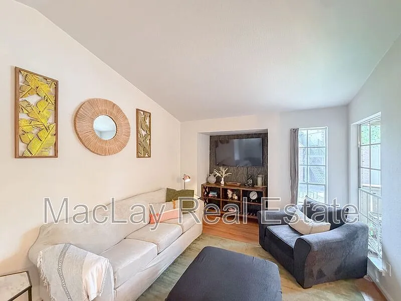 2 bed, 2.0 bath, 941 sqft, $1,700 — Photo 3