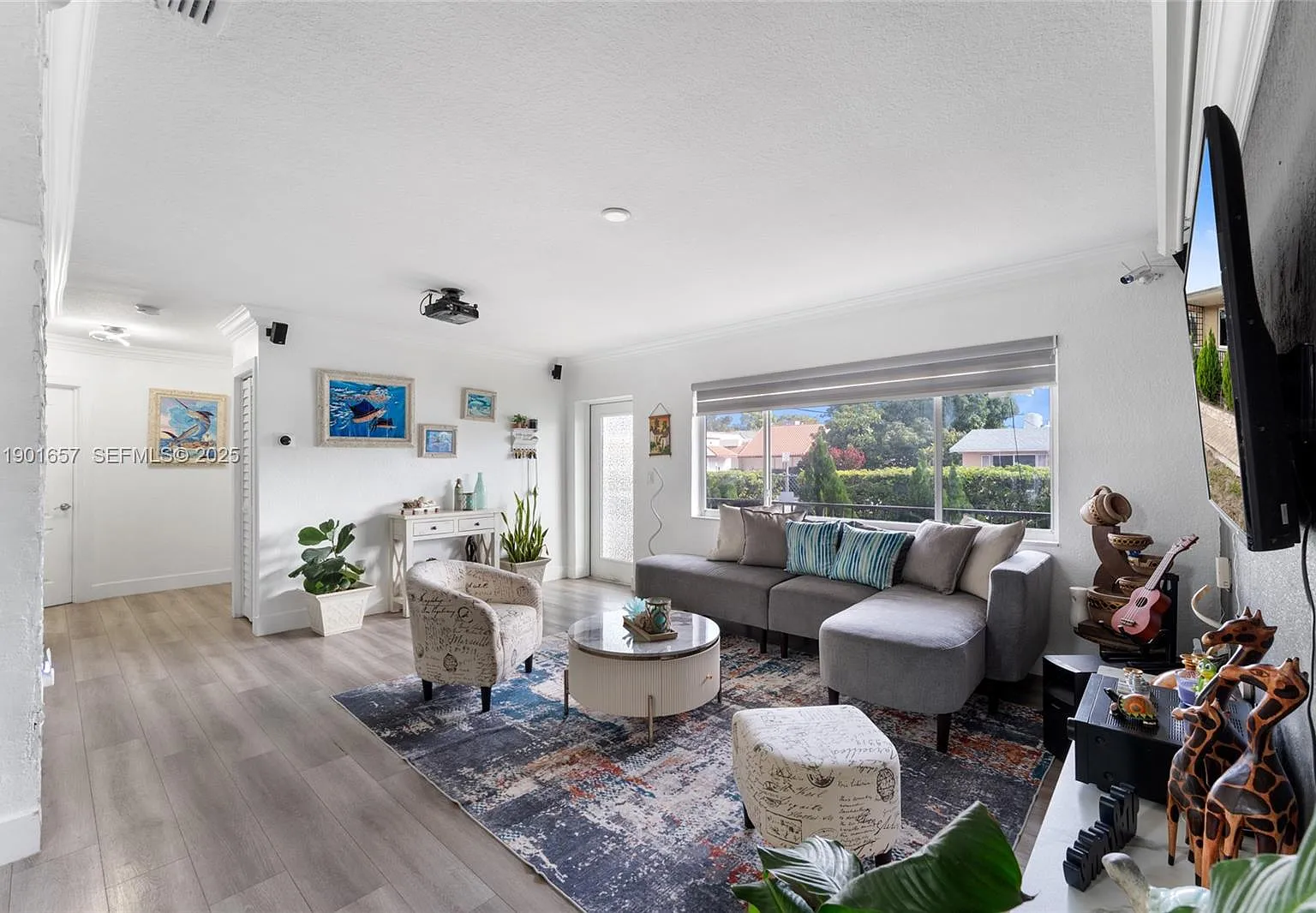 2 bed, 2.0 bath, 2107 sqft, $3,500 — Photo 2