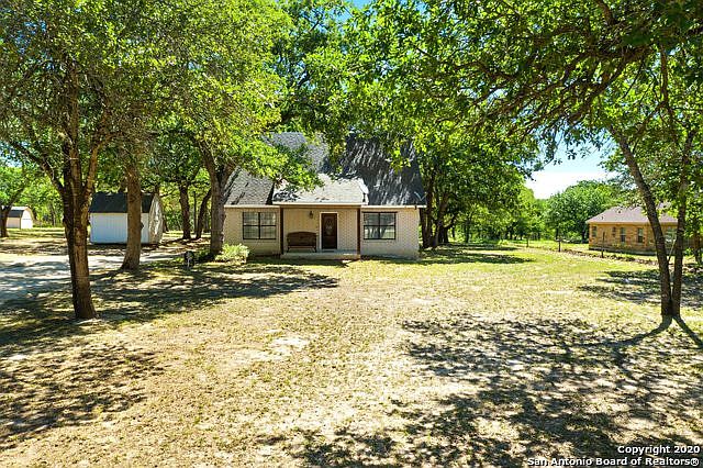 1st image of 827 Evening Shade Dr