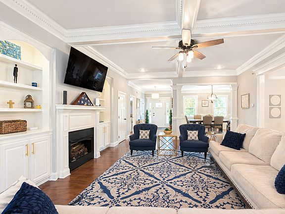 5th image of 1661 Rugby Ln