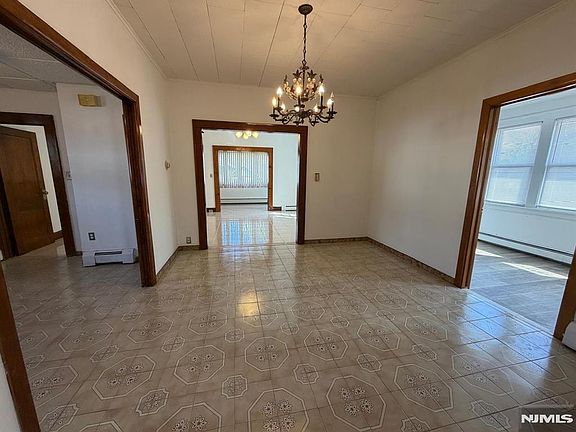 2nd image of 19 John St #1