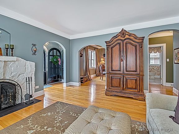 4th image of 3903 Woodland Ave