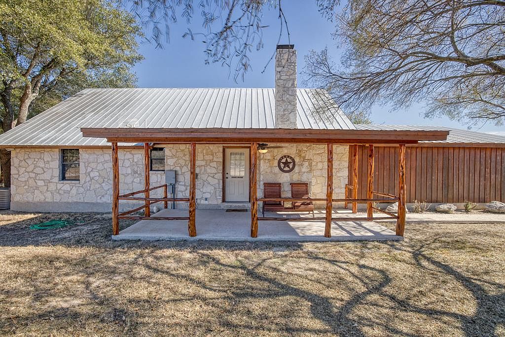 8 S Tomahawk Way, Concan, TX 78838 | Zillow