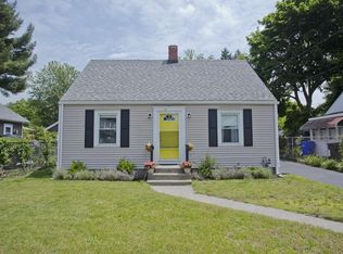 17 Waldorf St, Springfield, MA 01109