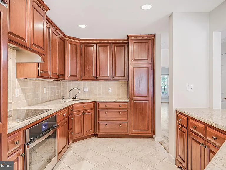 2029 Magarity Ct — Photo 6