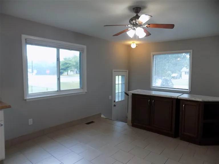 2024 Imperial Hwy — Photo 10