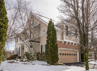 61 Goodwin Cir #61, Hartford, CT 06105