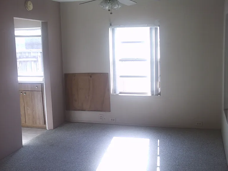 1328 Illinois Ave — Photo 7