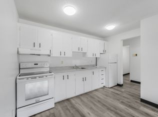Michelle Manor 9625-156 St, Edmonton, AB T5P 2N8