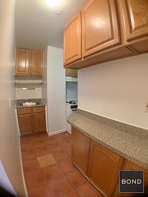 3rd image of 820 W 180th St APT 42