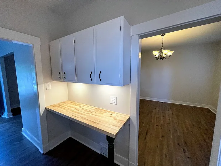 205 Van Wyck Ave — Photo 3