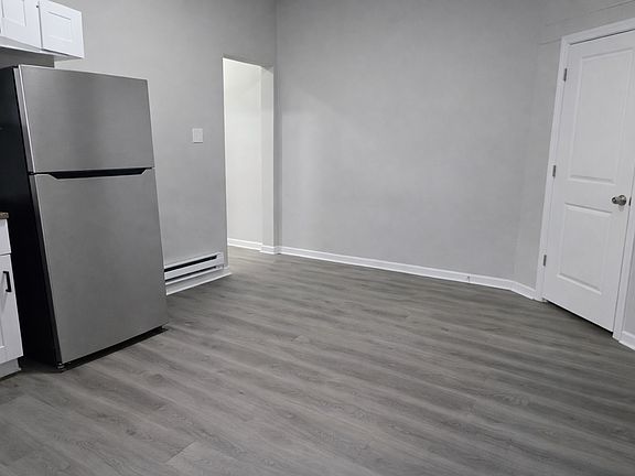 4th image of 706 E Chelten Ave APT 2
