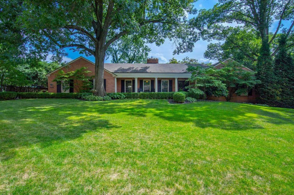 2485 Edington Rd photo 1