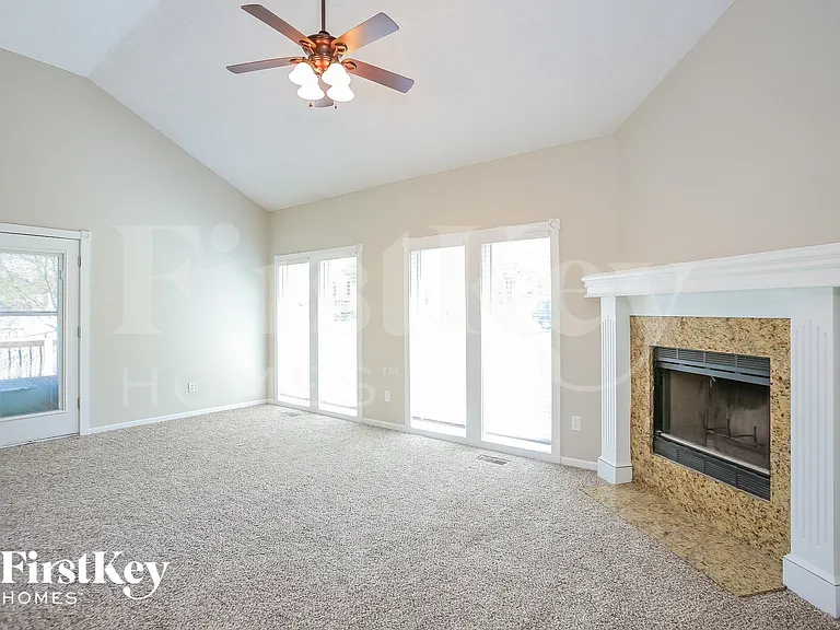 1601 NW 79th Ter — Photo 3