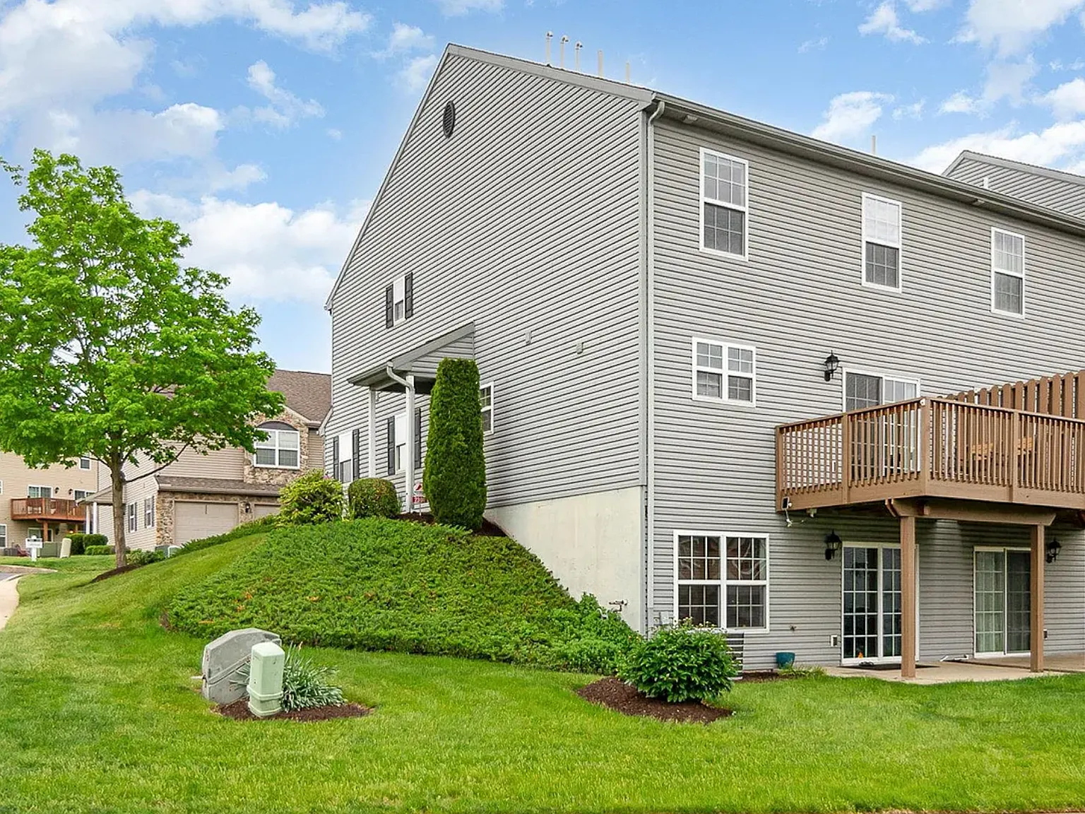 209 Wooley Hollow Ct — Photo 2