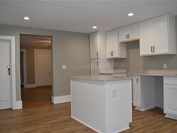 4th image of 335 S Hambden St