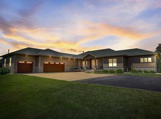 1509 Oak Opening Dr, Stoughton, WI 53589