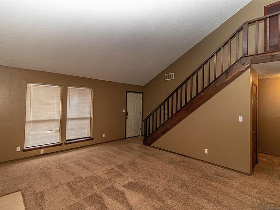 2nd image of 2121 W Driftwood Dr #B