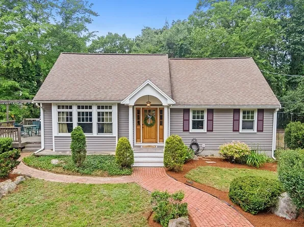 37 Nassau Ave, Wilmington, MA 01887