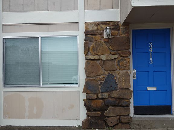 GraceEllen Townhouses - a small quiet community of 24 residences. This unit, 3413, has had many recent updates!