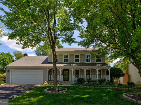13205 Tuckaway Dr, Herndon, VA 20171