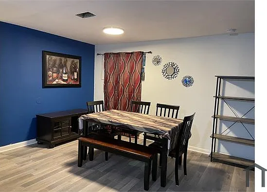 4 bed, 1350 sqft, $2,100 — Photo 4