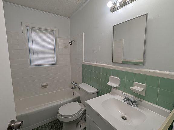 5th image of 1110 Valley Forge Rd