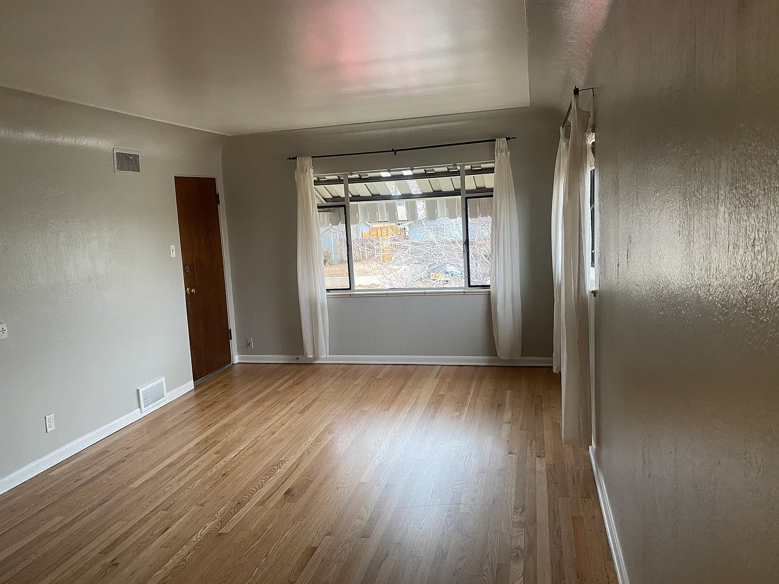 1 bed, 700 sqft, $1,500 — Photo 1