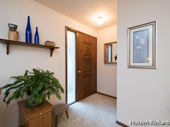 3rd image of 643 Lawndale Ct