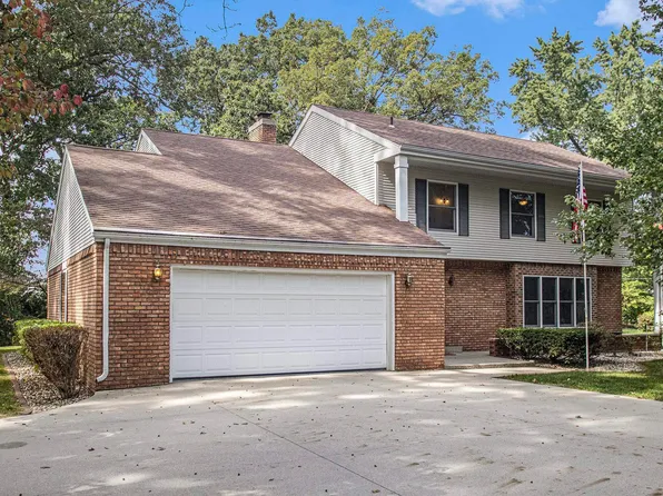 56039 Rio Lindo Dr, Elkhart, IN 46514