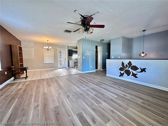 3rd image of 2811 W Fawn Rd
