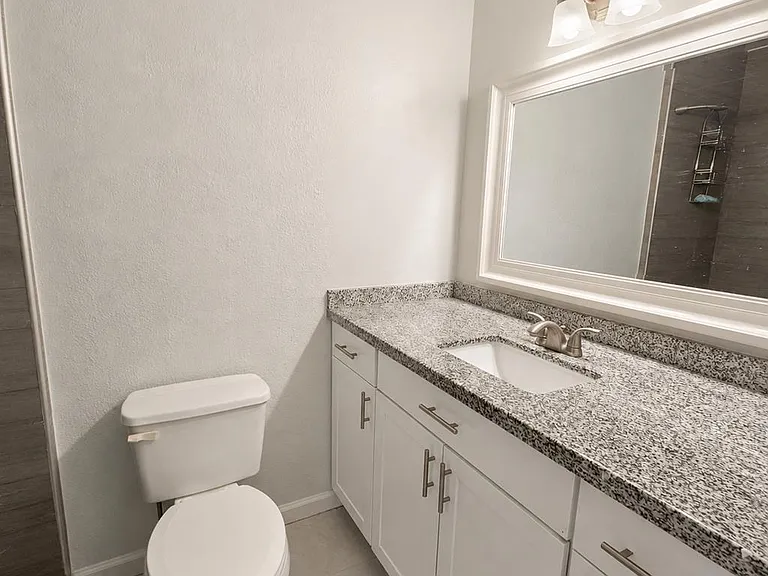 14 Laura Ln — Photo 12