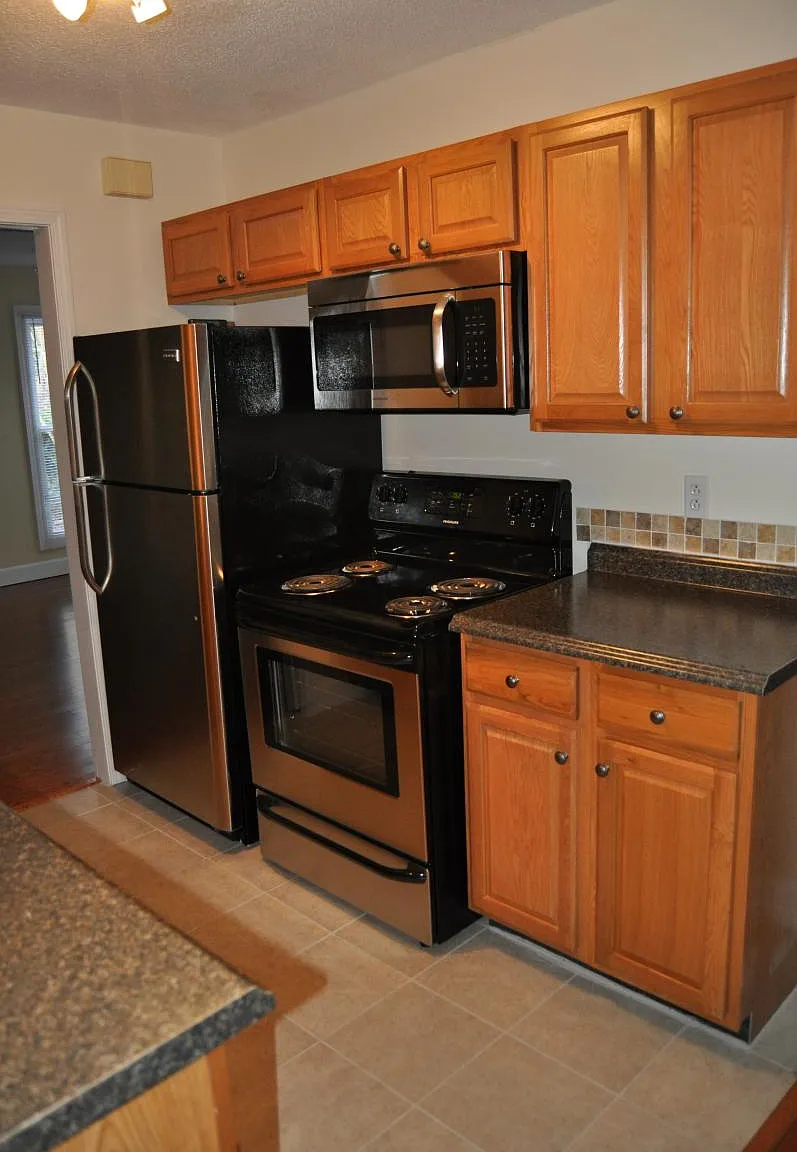3 bed, 1515 sqft, $1,900 — Photo 4