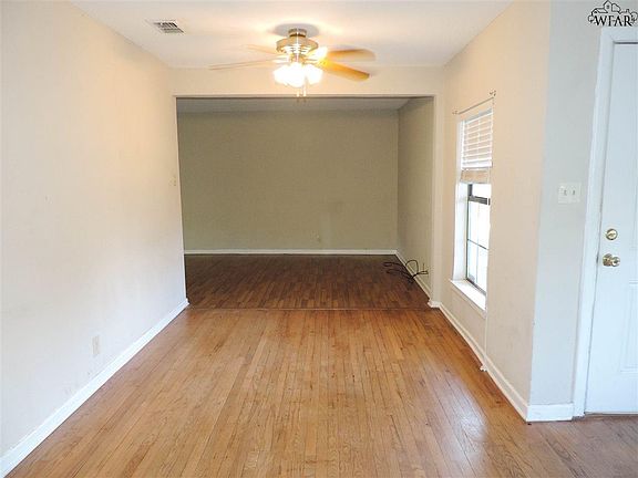 3rd image of 3007 Stearns Ave