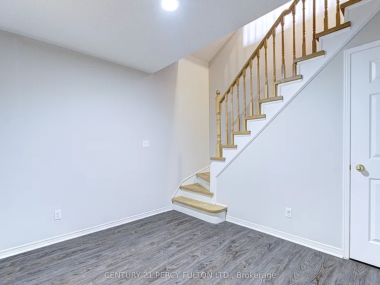 28 Rosebank Dr #907 — Photo 31