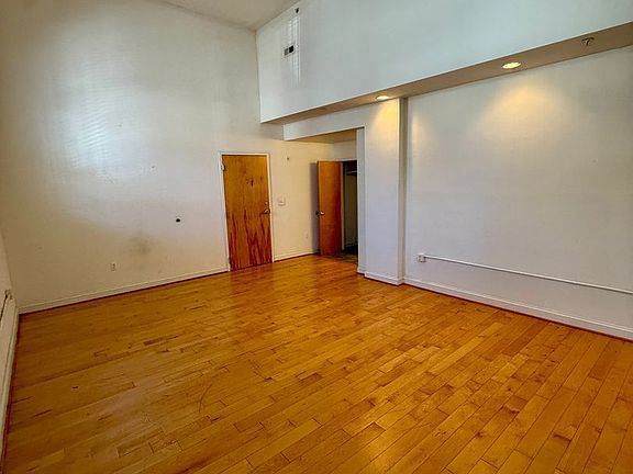 3rd image of 325 W Broad St APT 101