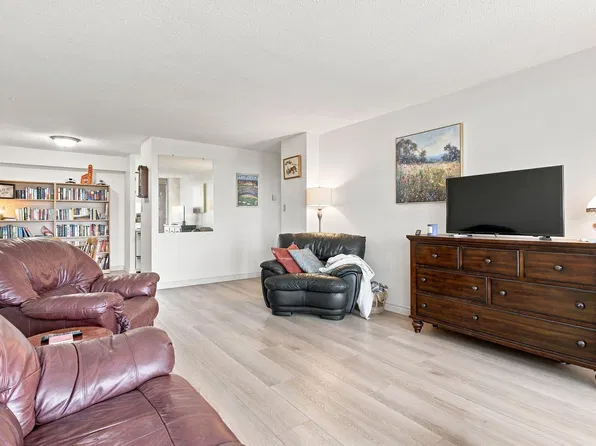 9835 113th St NW #1507, Edmonton, AB T5K 1N4