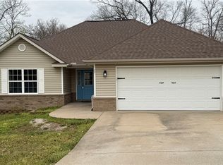 77 Ingleborough Dr, Bella Vista, AR 72715
