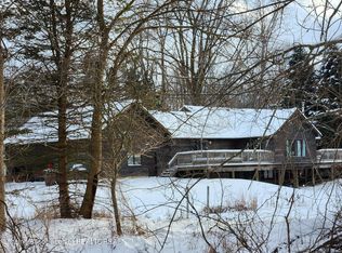 610 Barry Rd, Haslett, MI 48840