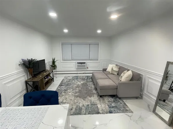 218 Fulton #1G, Farmingdale, NY 11735