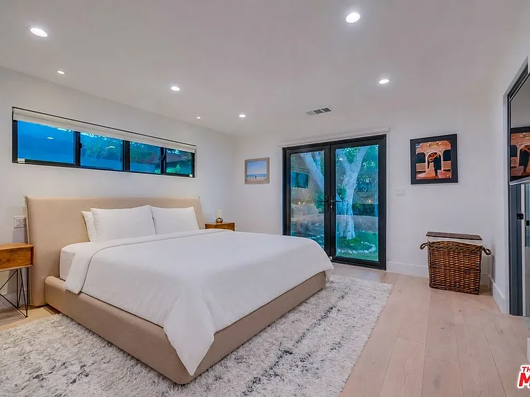 5715 Corteen Pl — Photo 14